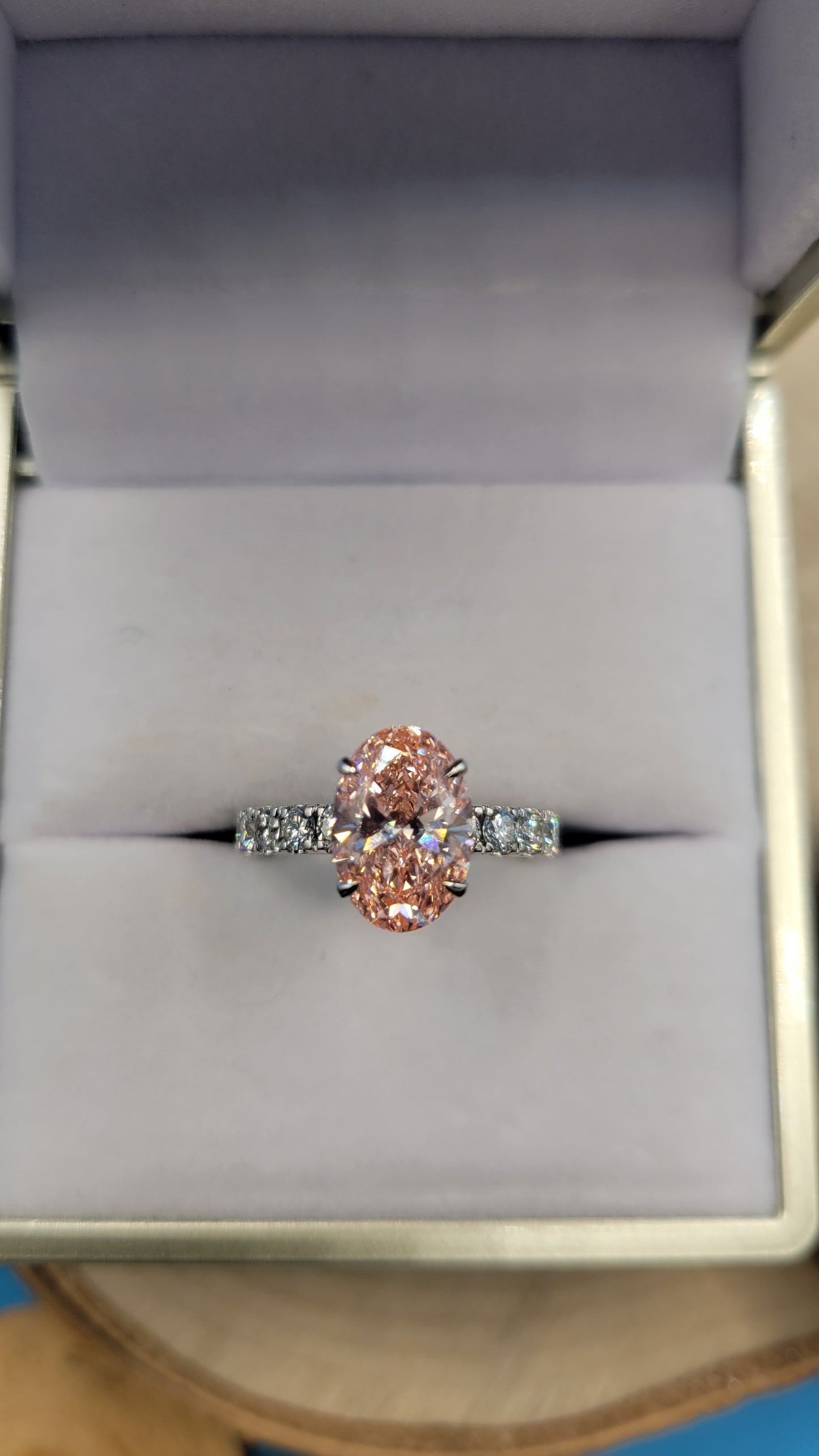 ✨ Bague en or blanc avec diamant rose de laboratoire