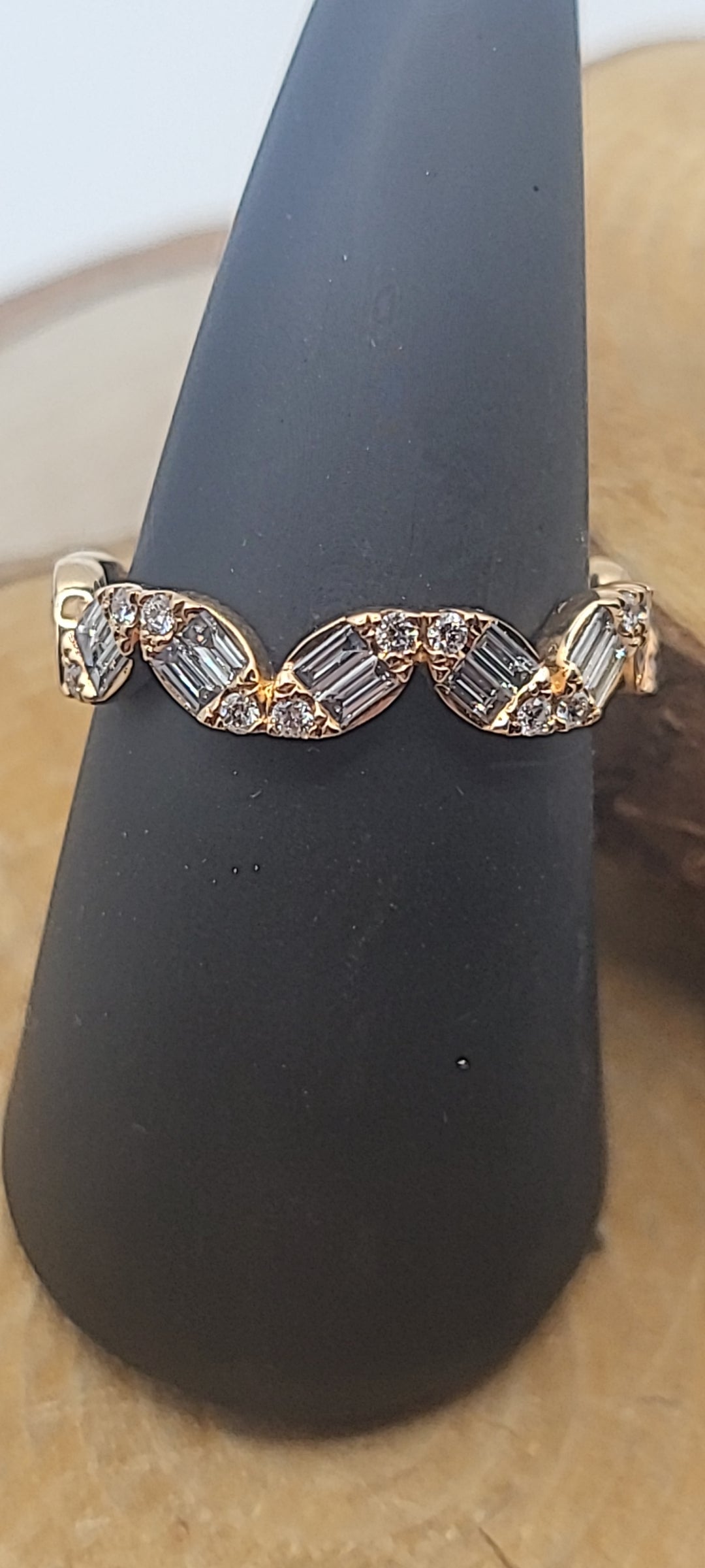 Bague 18k or jaune dia baguette