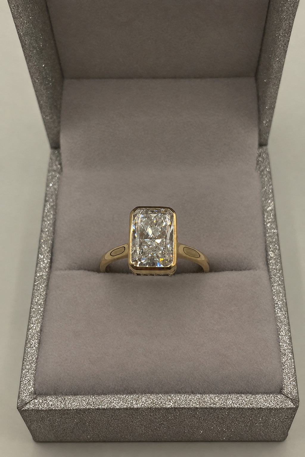Bezel-set ring - lab-grown radiant diamond