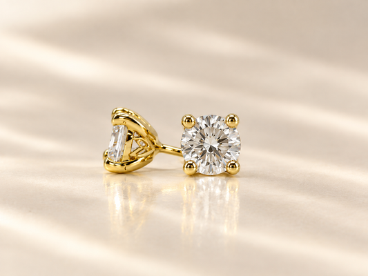 Solitaire earring - 10k gold with lab-grown diamonds