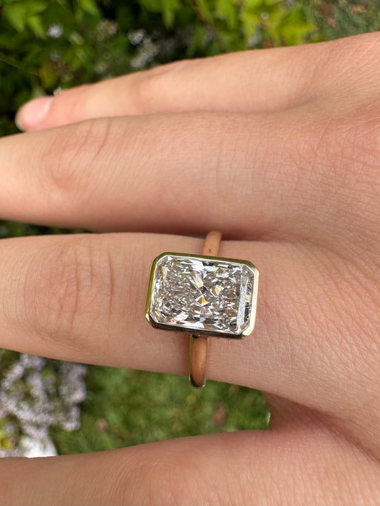 Bezel-set ring - lab-grown radiant diamond