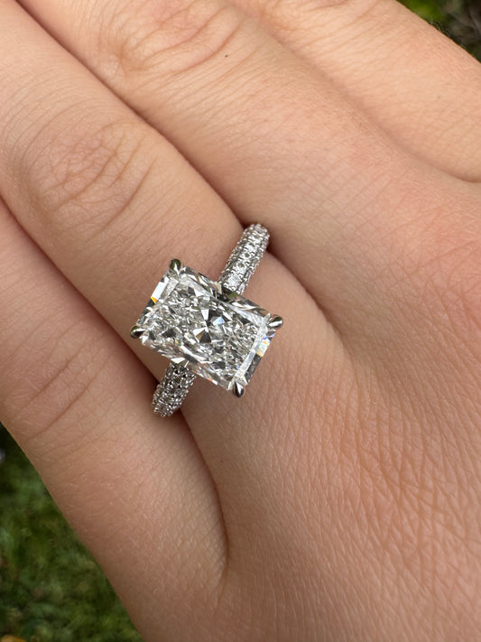 White gold ring - lab-grown radiant diamond