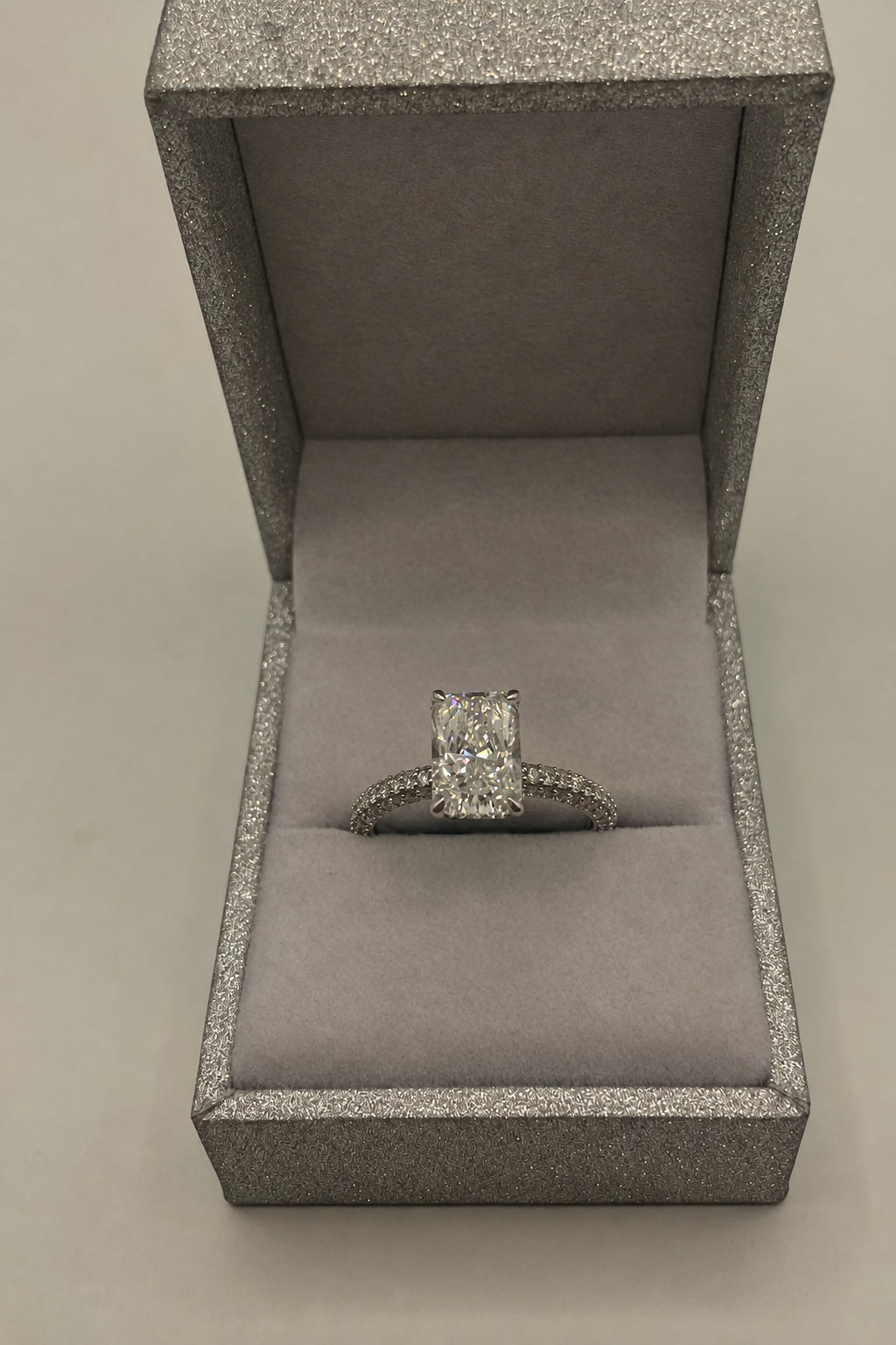 Bague or blanc - diamant radiant de laboratoire