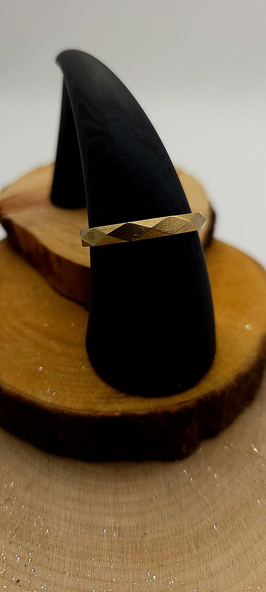 ✨️Bague “Éclat Brut” – Or jaune 10k facetté