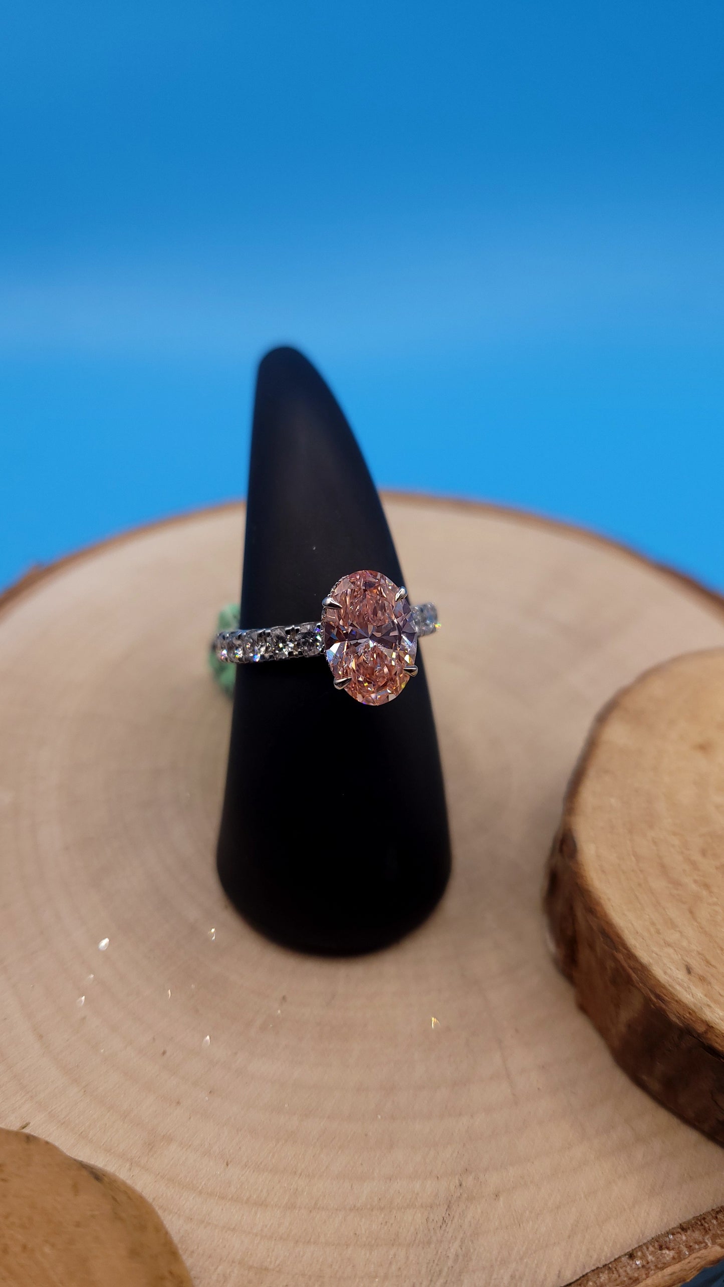 ✨ Bague en or blanc avec diamant rose de laboratoire