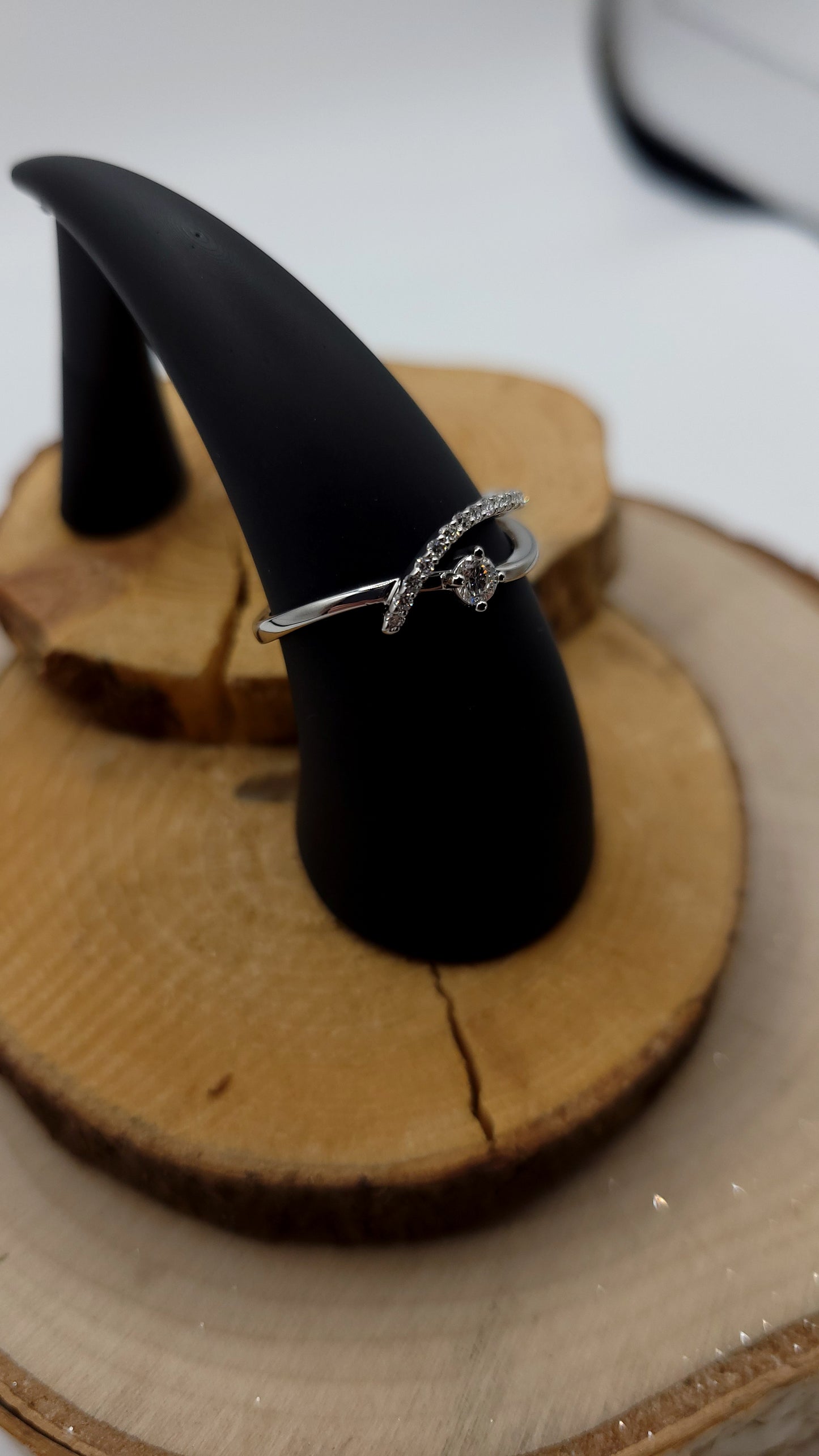 ✨️Bague Éclat Pur – Or blanc 10k & diamants de laboratoire (0.22ct)