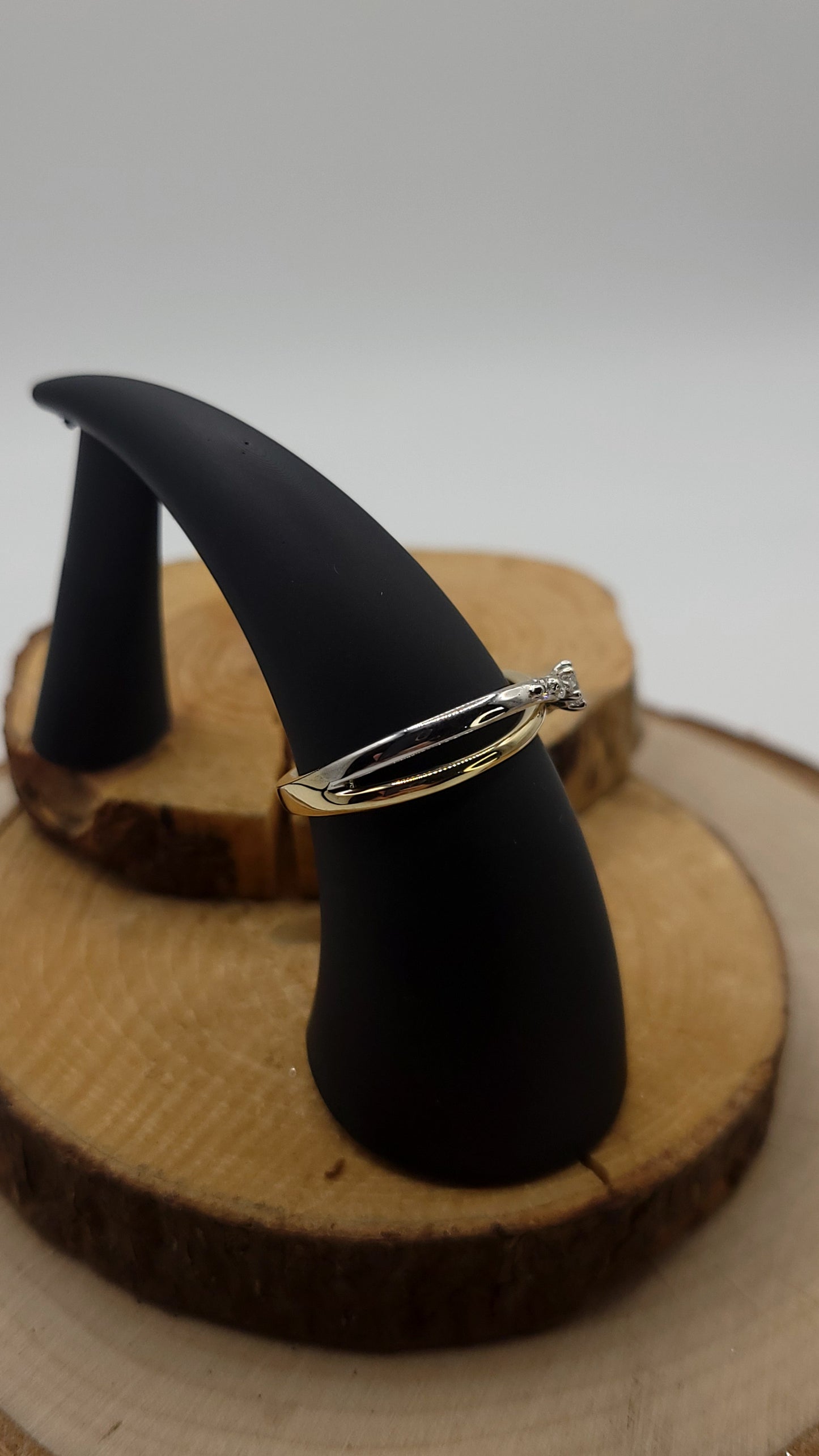 ✨️Bague Élégance Étoilée – Or 10K Deux Tons & Diamants de Laboratoire