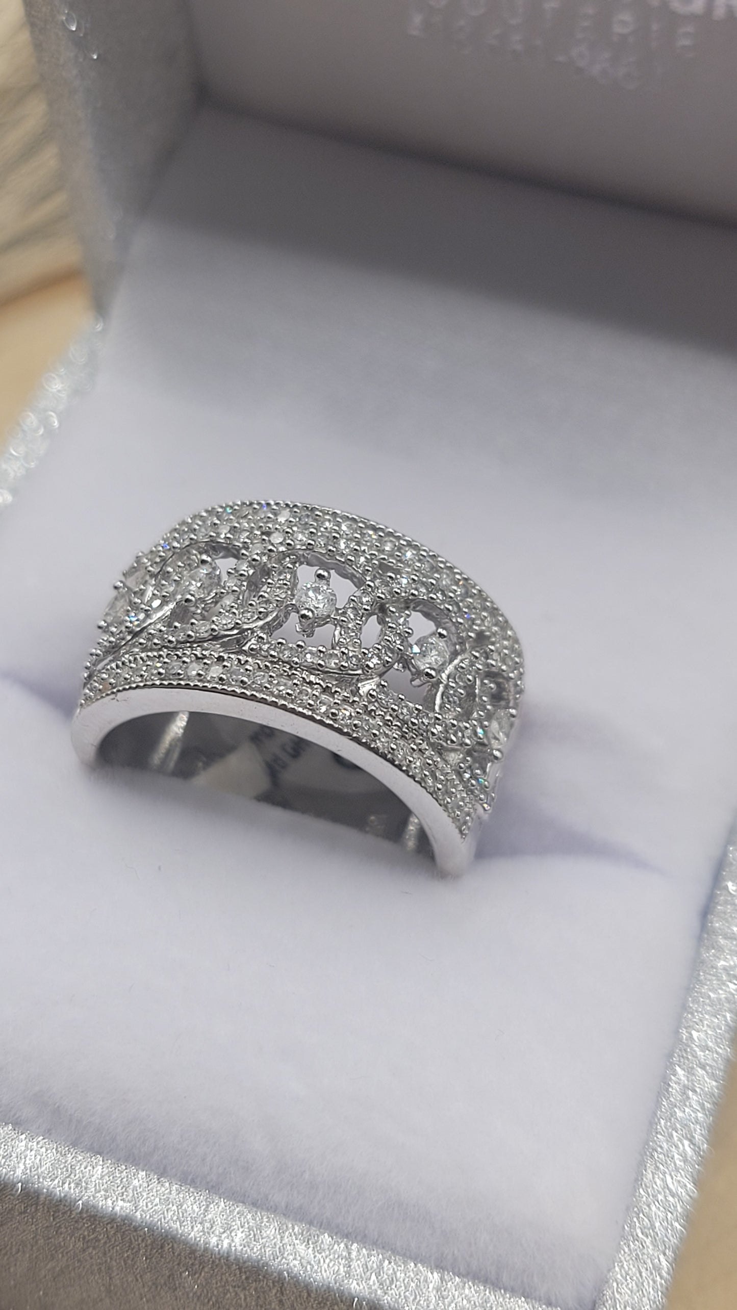 ✨️Bague en or blanc 10k – 1,2 ct d’éclat sculpté