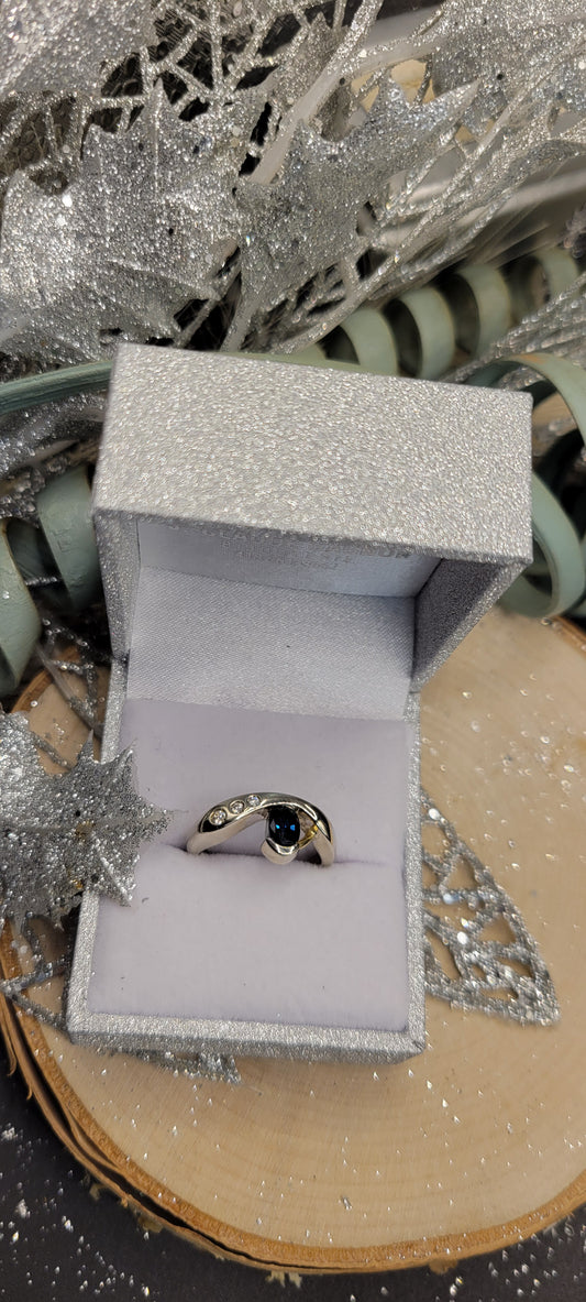 SPECIAL NOEL✨️Bague en or blanc 14k avec saphir profond et éclats de lumière