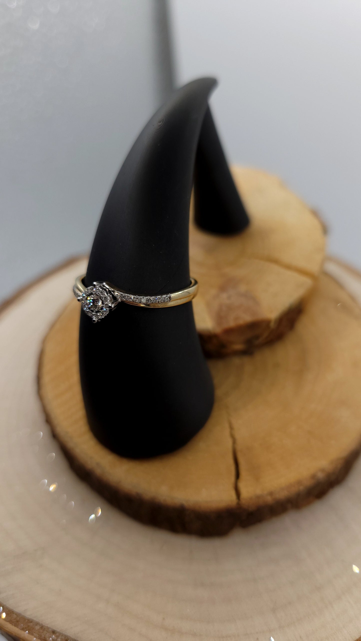 ✨️Bague Halo Majestueuse – Or jaune 14k & diamants de laboratoire (18ct)