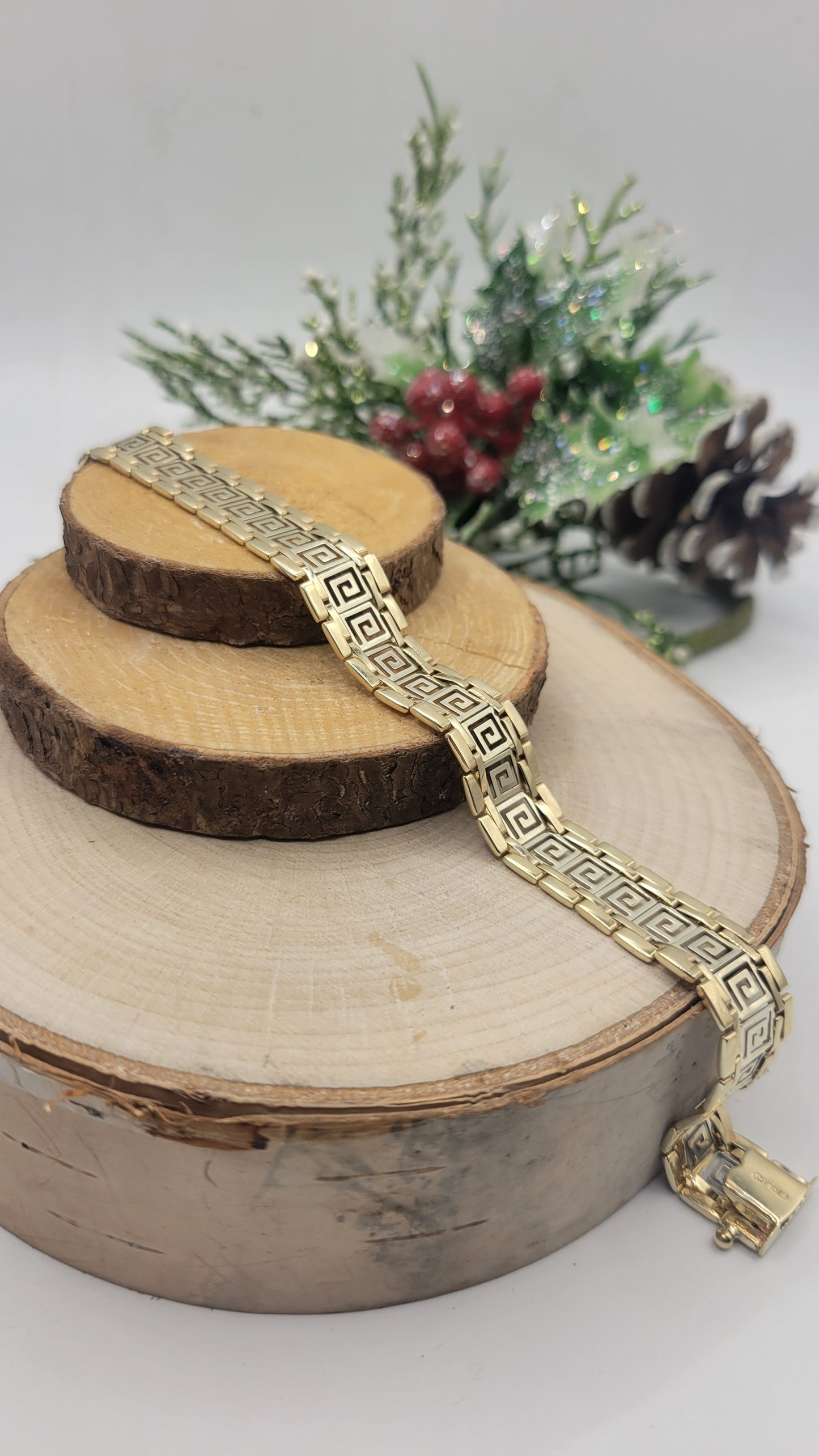 🔗𝐵𝑟𝑎𝑐𝑒𝑙𝑒𝑡 𝑑𝑜𝑟𝑒 versa 𝑎 𝑚𝑜𝑡𝑖𝑓 𝑔𝑟𝑒𝑐 – 𝐻𝑒𝑟𝑖𝑡𝑎𝑔𝑒 𝑒𝑡 𝑒𝑐𝑙𝑎𝑡 𝑖𝑛𝑡𝑒𝑚𝑝𝑜𝑟𝑒𝑙