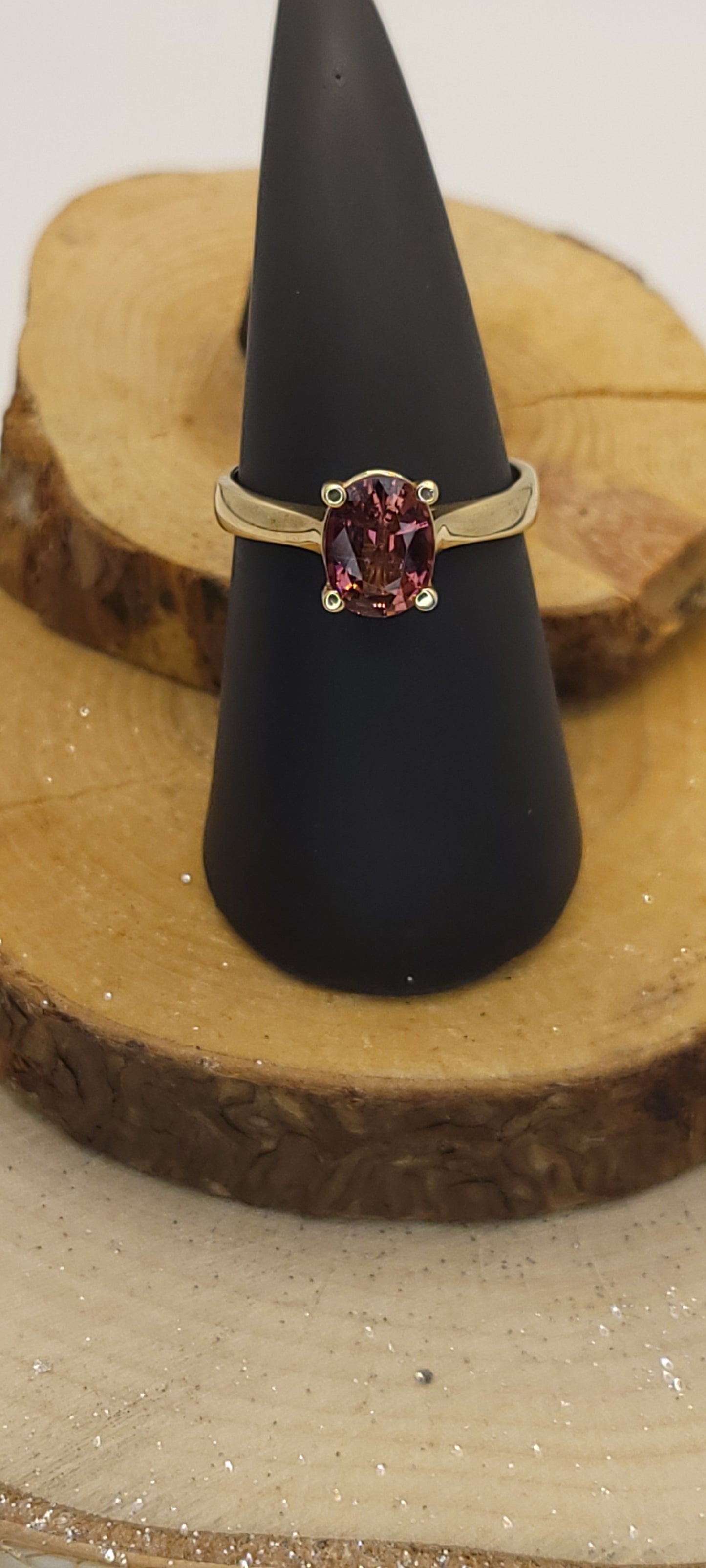 ✨️Bague en or jaune 10k avec pierre rose – Élégance lumineuse