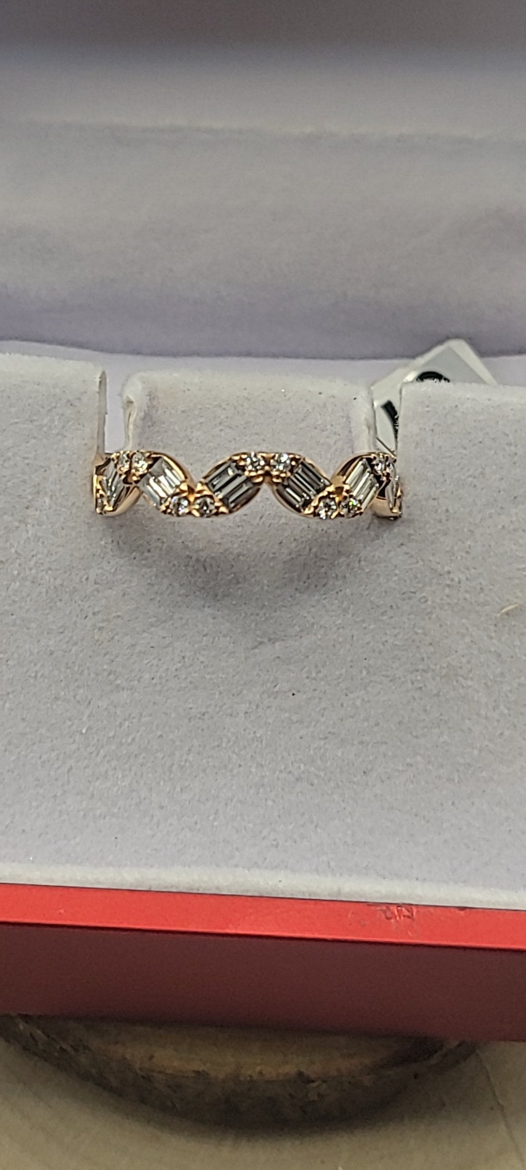 Bague 18k or jaune dia baguette