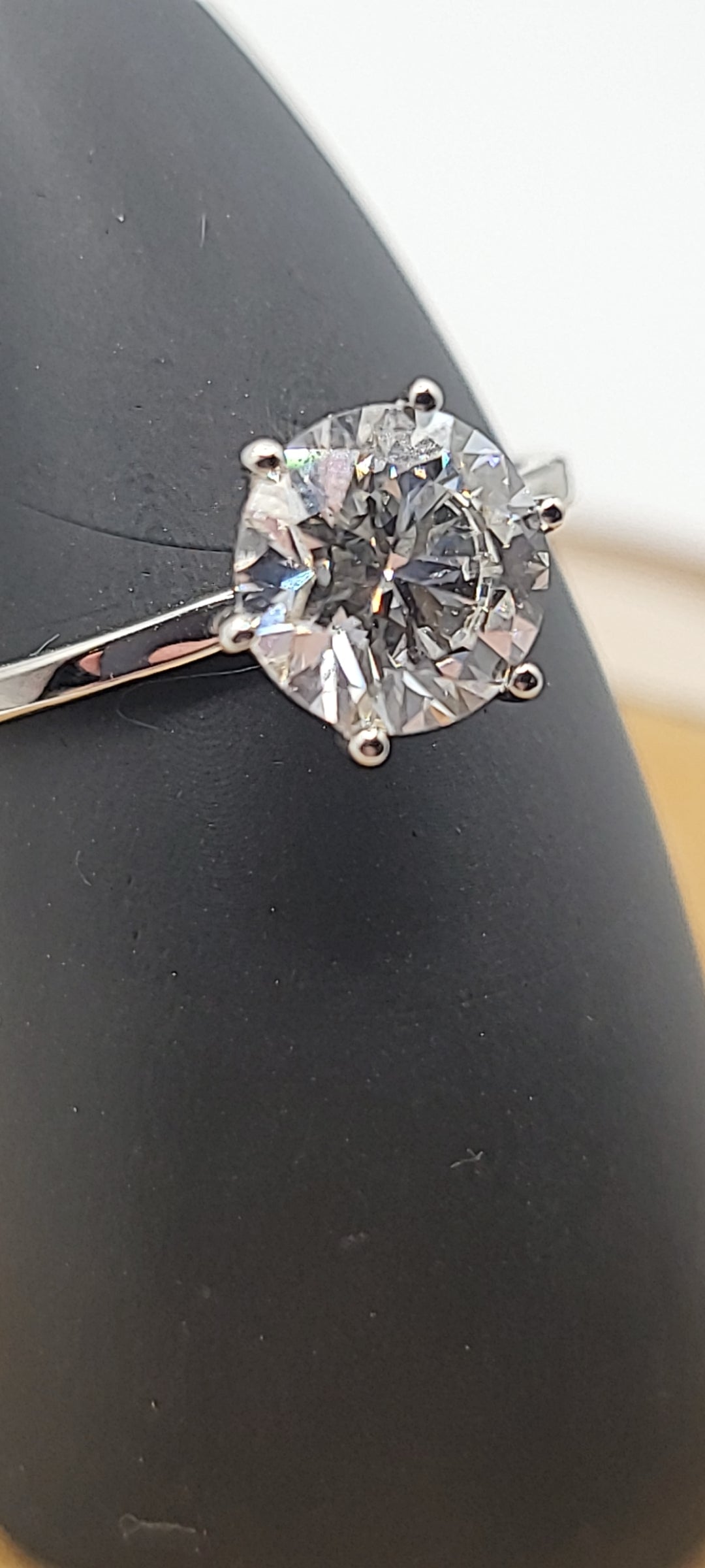 ✨Bague en or blanc 14K – Diamant central 1.510 ct
