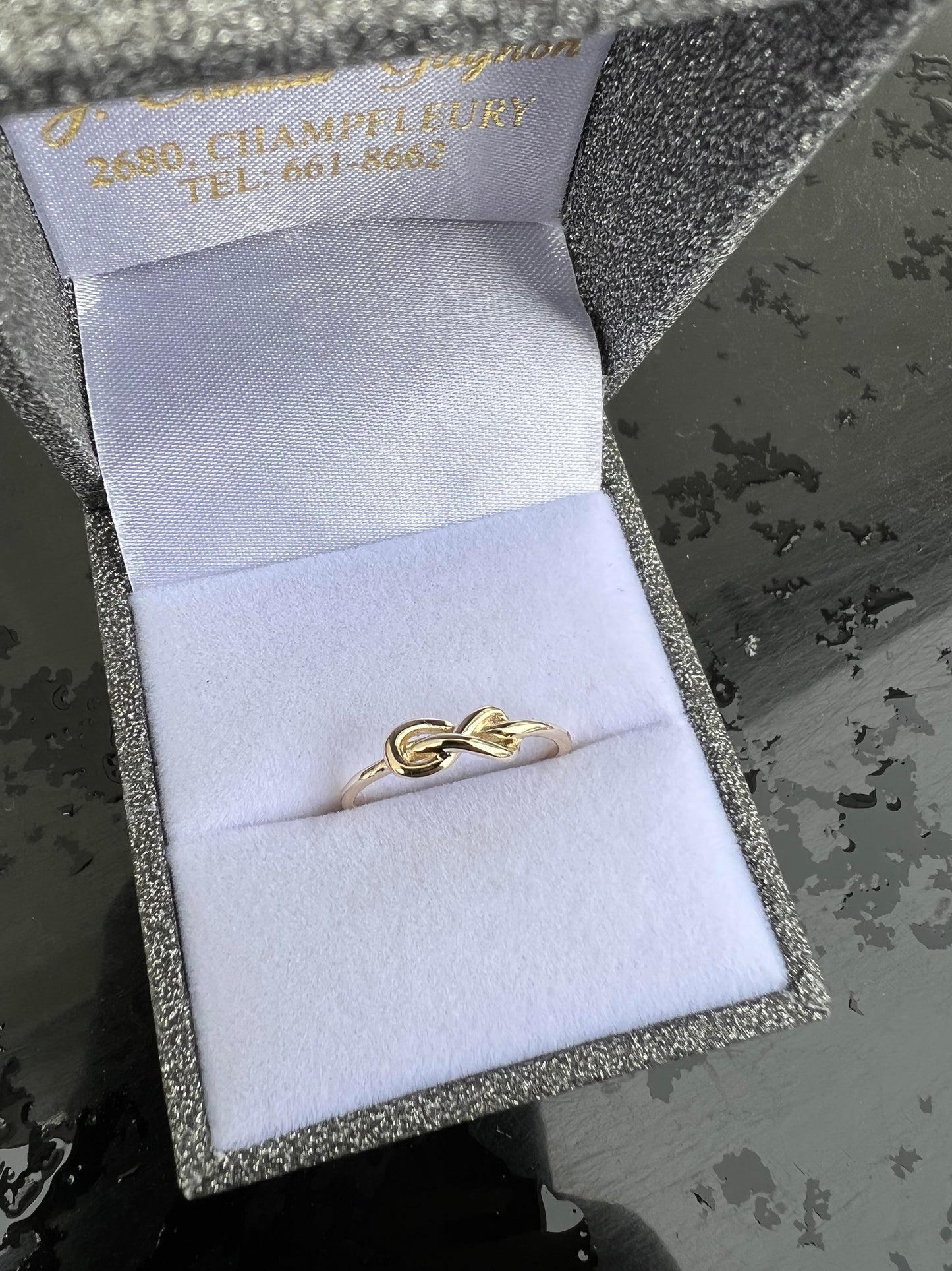 Bague avec noeud